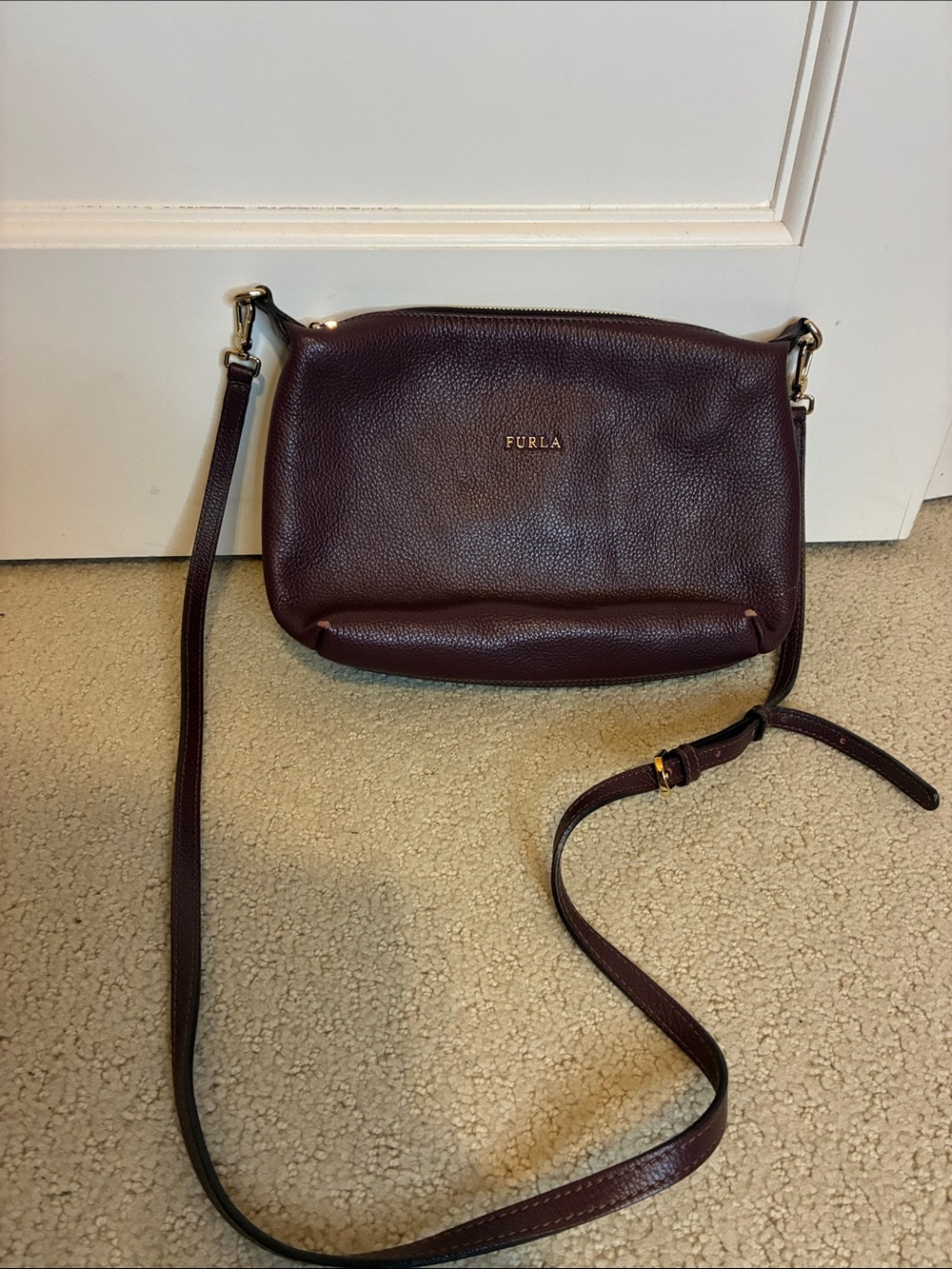 Furla Sophie S Pebbled Leather Crossbody Bag Bordeaux Burgundy👝